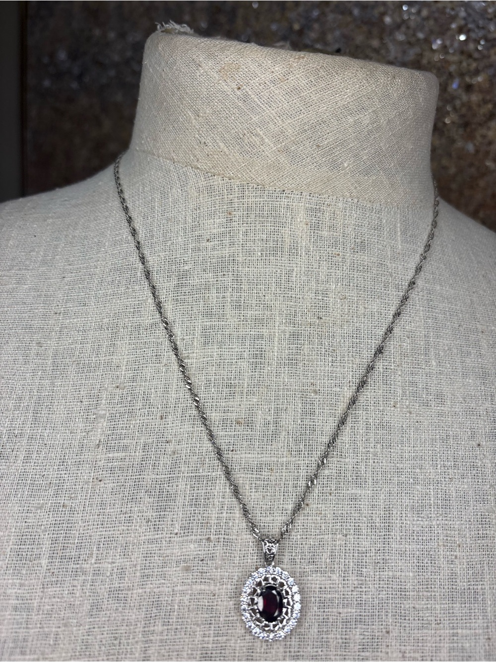 Vintage Silver Tone Faux Garnet Halo Pendant Necklace Rope Chain 18” Red